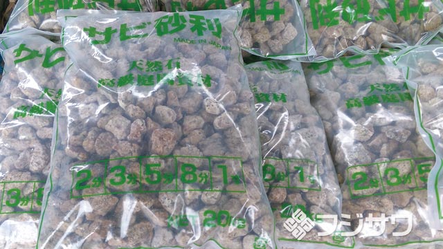 �T�r����