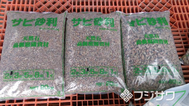 �T�r����