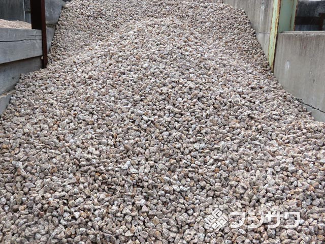 �T�r����